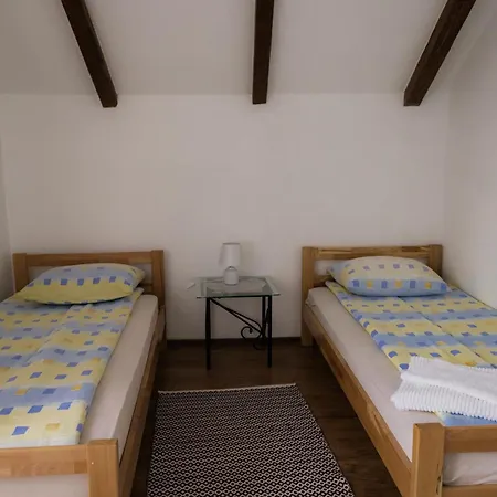 Bed and breakfast Lio & Restaurant Devojacki Bunar Vladimirovac